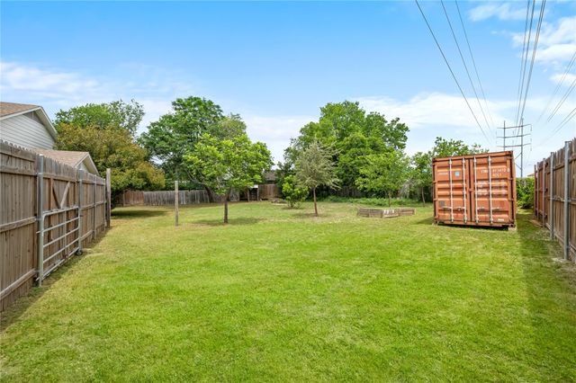 304 Clearsky CIR, Austin, TX 78745