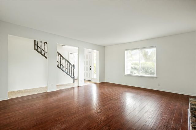 304 Clearsky CIR, Austin, TX 78745
