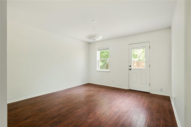 304 Clearsky CIR, Austin, TX 78745