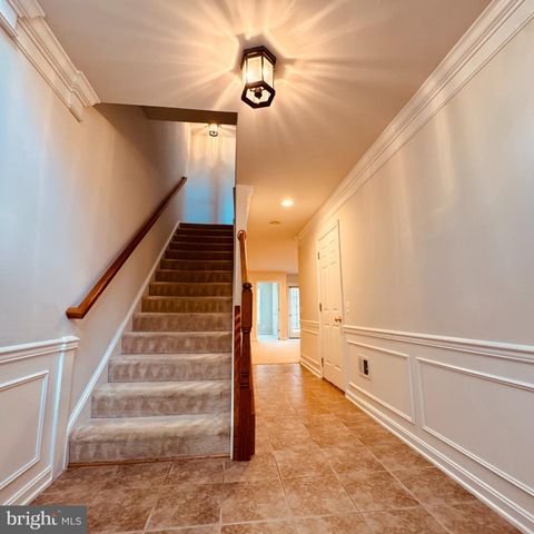 8936 SINGLELEAF CIR, Lorton, VA 22079