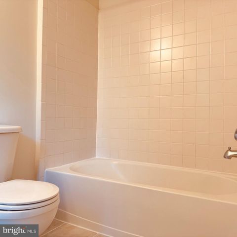 8936 SINGLELEAF CIR, Lorton, VA 22079