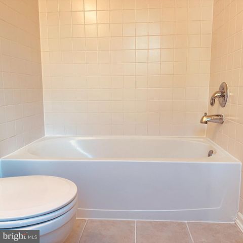 8936 SINGLELEAF CIR, Lorton, VA 22079