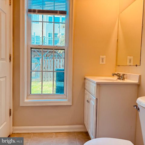 8936 SINGLELEAF CIR, Lorton, VA 22079