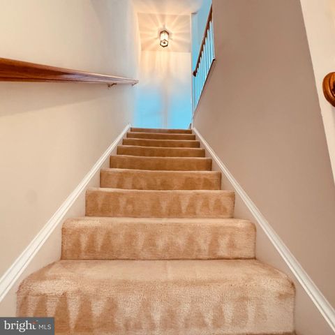 8936 SINGLELEAF CIR, Lorton, VA 22079