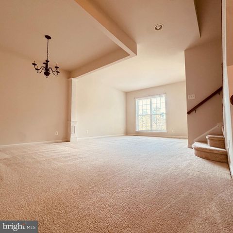8936 SINGLELEAF CIR, Lorton, VA 22079