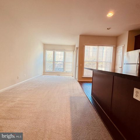 8936 SINGLELEAF CIR, Lorton, VA 22079