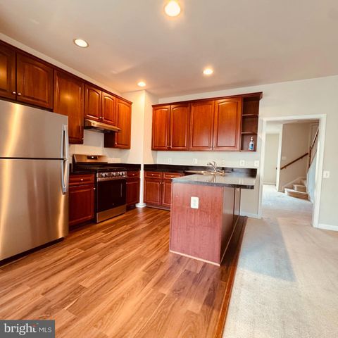 8936 SINGLELEAF CIR, Lorton, VA 22079