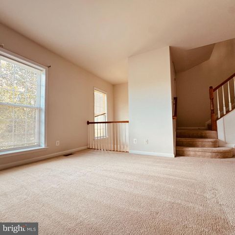 8936 SINGLELEAF CIR, Lorton, VA 22079