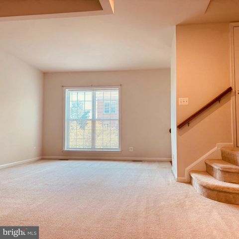 8936 SINGLELEAF CIR, Lorton, VA 22079