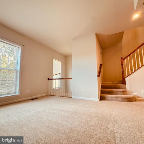 8936 SINGLELEAF CIR, Lorton, VA 22079