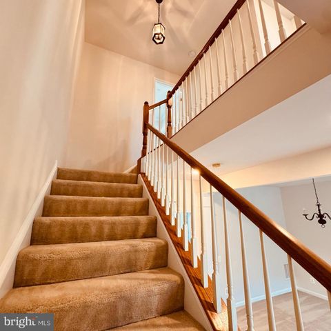 8936 SINGLELEAF CIR, Lorton, VA 22079
