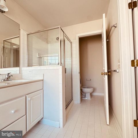 8936 SINGLELEAF CIR, Lorton, VA 22079