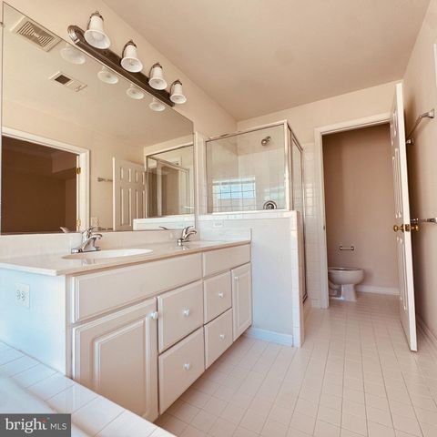 8936 SINGLELEAF CIR, Lorton, VA 22079