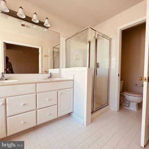 8936 SINGLELEAF CIR, Lorton, VA 22079