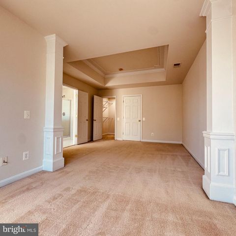 8936 SINGLELEAF CIR, Lorton, VA 22079
