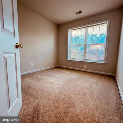 8936 SINGLELEAF CIR, Lorton, VA 22079