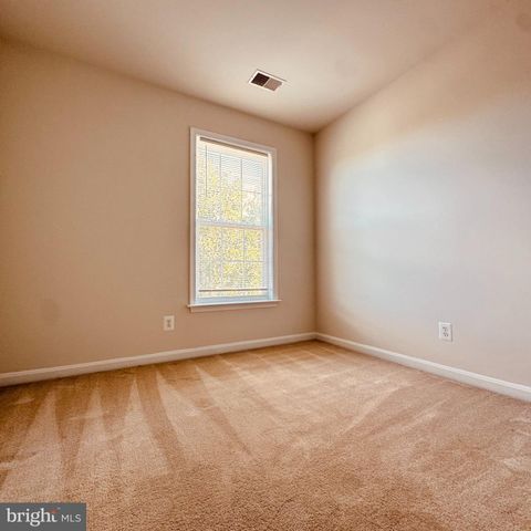 8936 SINGLELEAF CIR, Lorton, VA 22079
