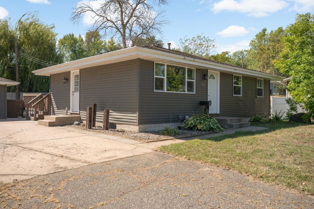 9041 Northwood Circle, New Hope, MN 55427 — photo 3