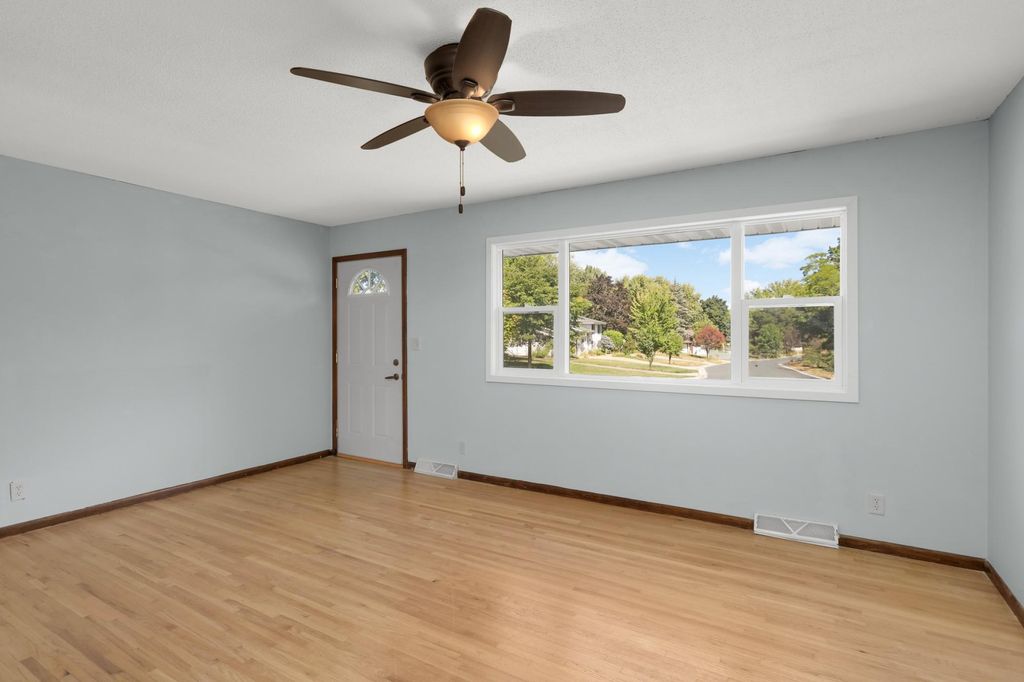 9041 Northwood Circle, New Hope, MN 55427 — photo 5