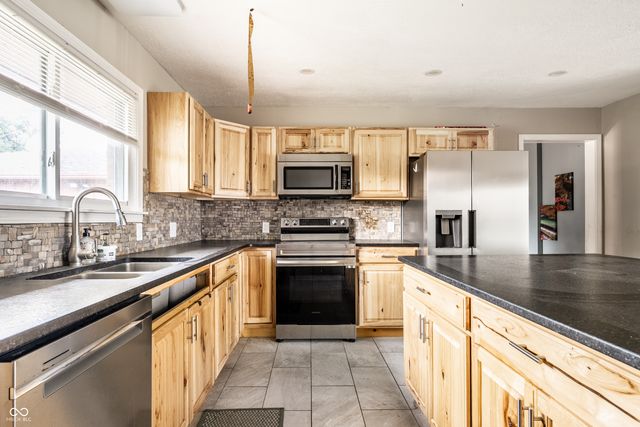 1015 Elizabeth Lane, Terre Haute, IN 47802