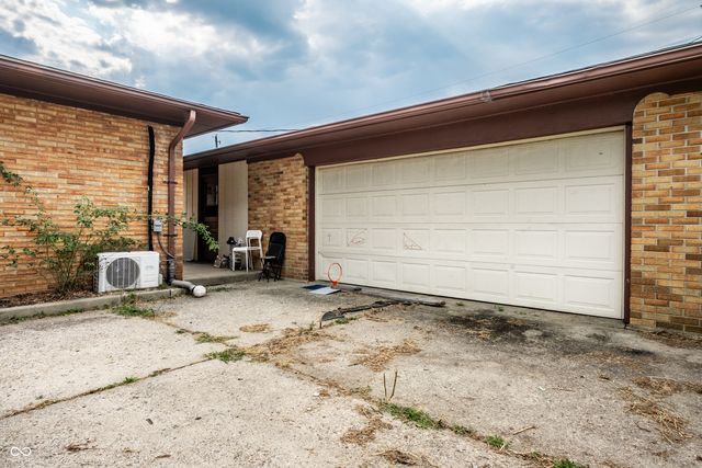 1015 Elizabeth Lane, Terre Haute, IN 47802