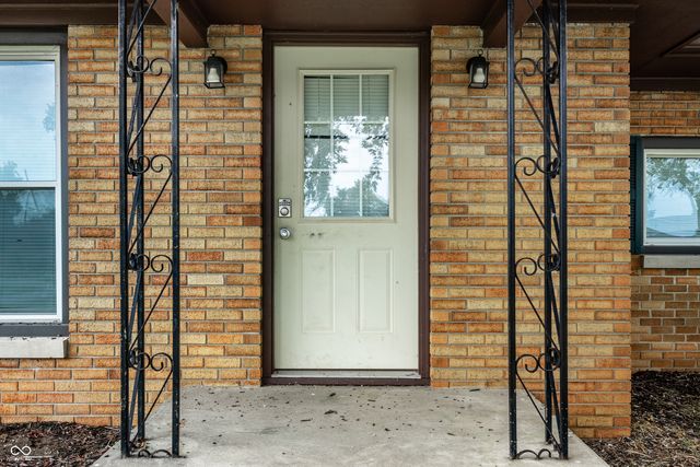 1015 Elizabeth Lane, Terre Haute, IN 47802