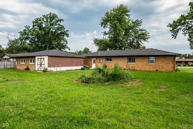 1015 Elizabeth Lane, Terre Haute, IN 47802