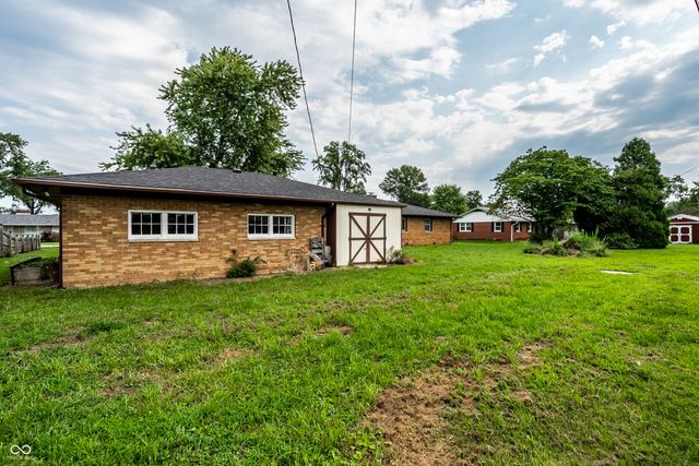 1015 Elizabeth Lane, Terre Haute, IN 47802