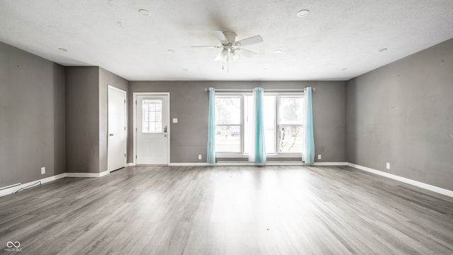 1015 Elizabeth Lane, Terre Haute, IN 47802