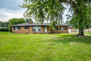 1015 Elizabeth Lane, Terre Haute, IN 47802