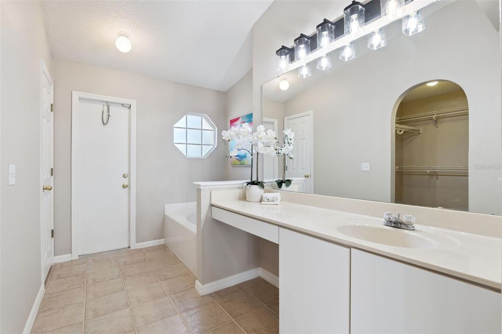 Image 27 of property listing at 2114 WEKIVA RESERVE BOULEVARD, Apopka, FL 32703