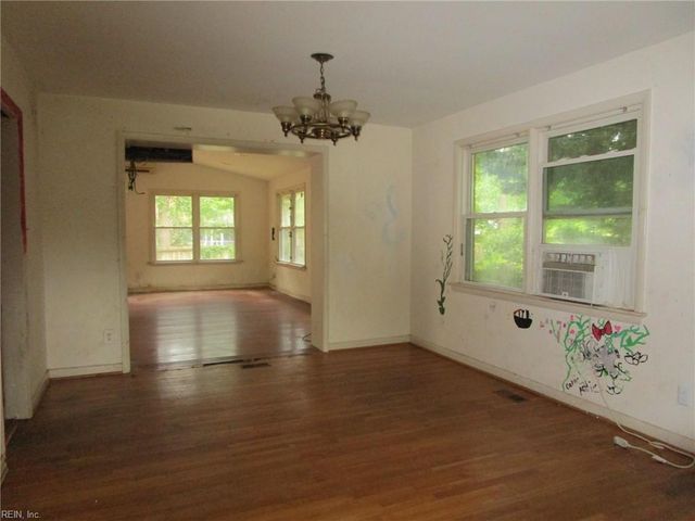 537 Hallmark DR, Newport News, VA 23606
