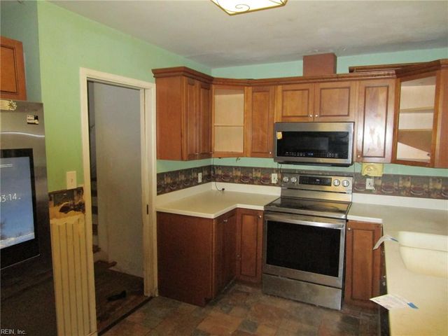537 Hallmark DR, Newport News, VA 23606