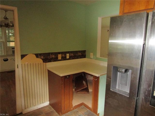 537 Hallmark DR, Newport News, VA 23606