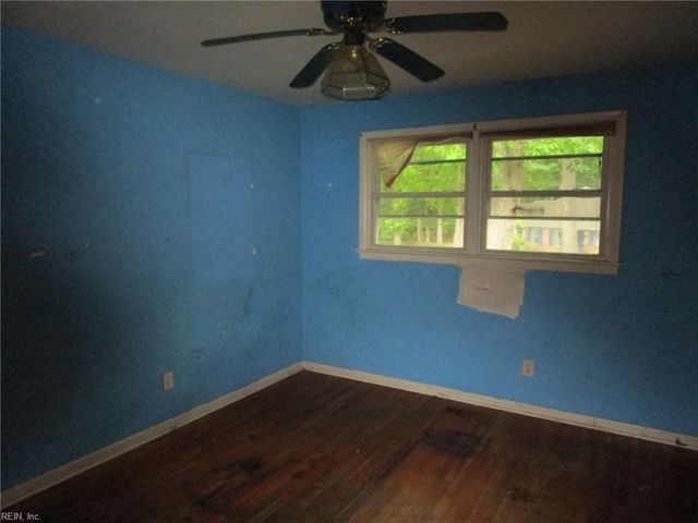 537 Hallmark DR, Newport News, VA 23606