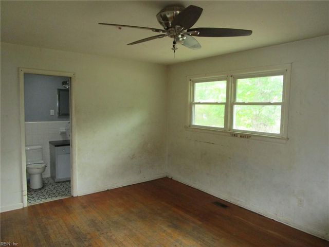 537 Hallmark DR, Newport News, VA 23606