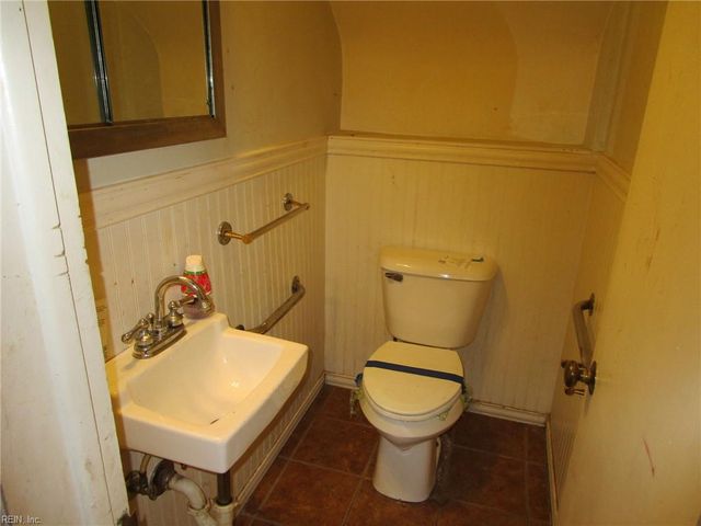 537 Hallmark DR, Newport News, VA 23606