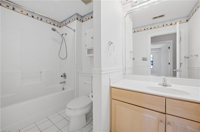 475 Water St Apt 212, Portsmouth, VA 23704