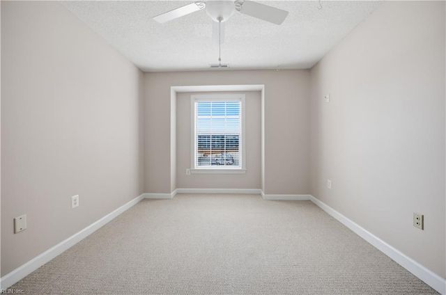 475 Water St Apt 212, Portsmouth, VA 23704