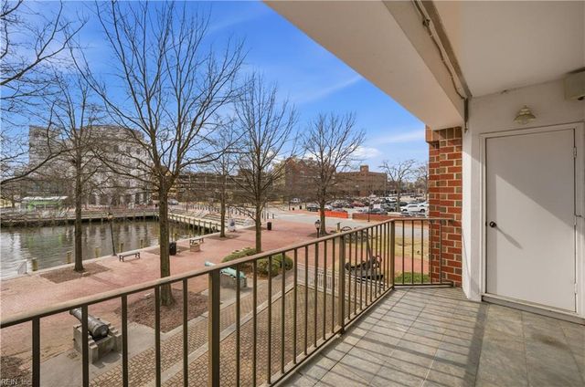 475 Water St Apt 212, Portsmouth, VA 23704