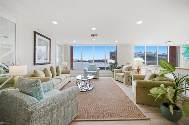 475 Water St Apt 212, Portsmouth, VA 23704