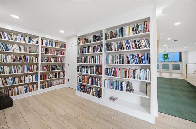 475 Water St Apt 212, Portsmouth, VA 23704