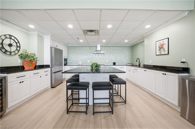 475 Water St Apt 212, Portsmouth, VA 23704