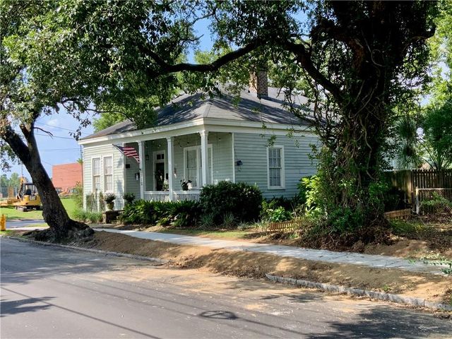 310 Claiborne Street N, Mobile, AL 36603