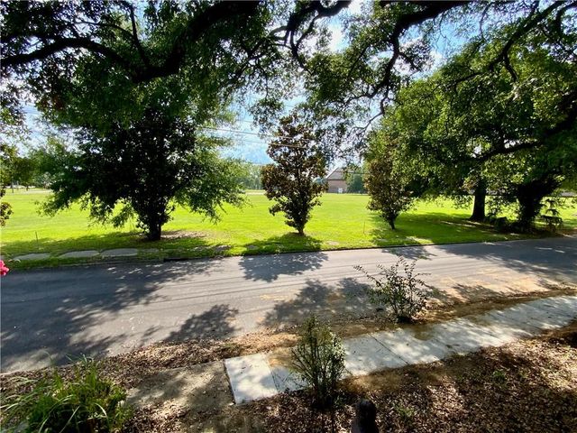 310 Claiborne Street N, Mobile, AL 36603