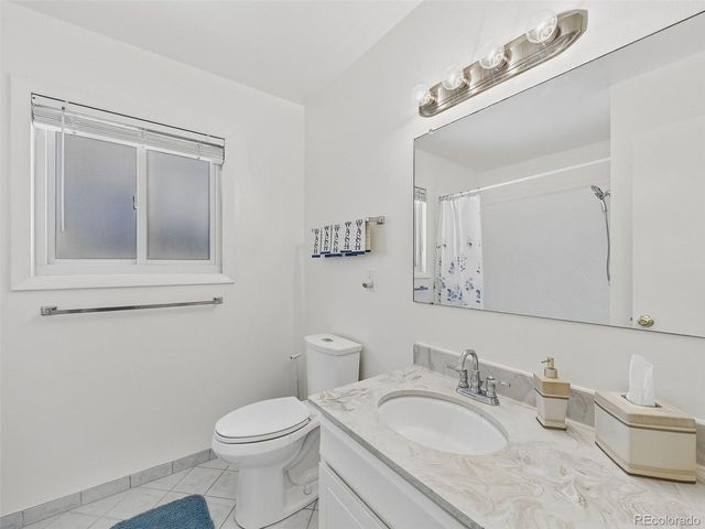 1661 S Oswego St, Aurora, CO 80012