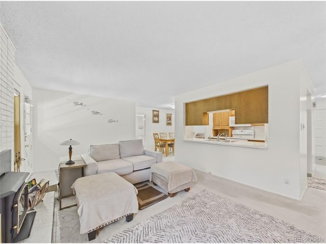 1661 S Oswego St, Aurora, CO 80012