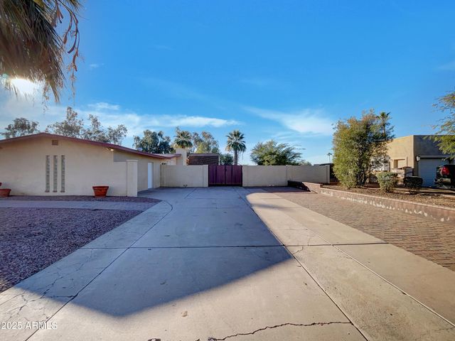 6325 E SWEETWATER Avenue, Scottsdale, AZ 85254