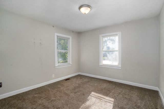 511 N Warren Avenue, Springfield, MO 65802