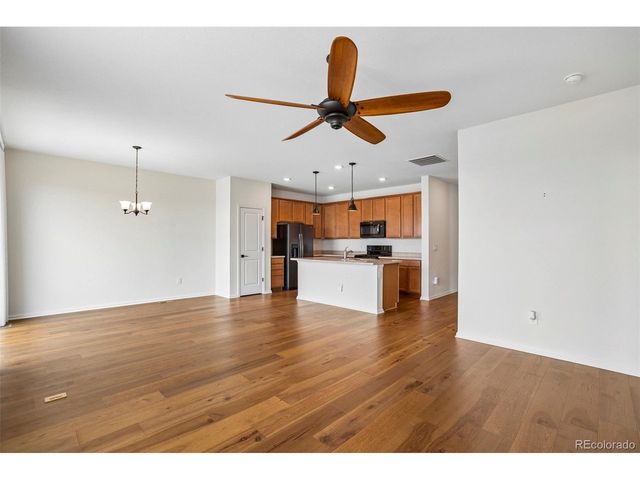 855 N Waterloo Cir, Aurora, CO 80018